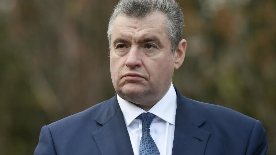 Лидер ЛДПР Слуцкий предложил платить учителям 150% средней зарплаты за ставку