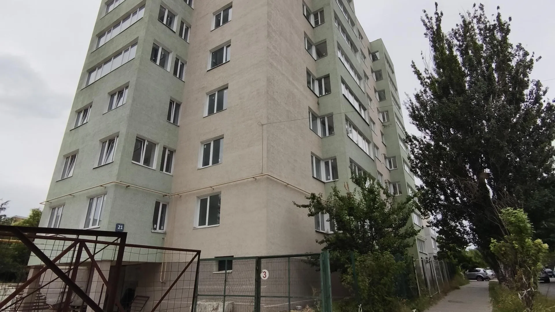Подмосковные строители завершили восстановление дома в Мариуполе