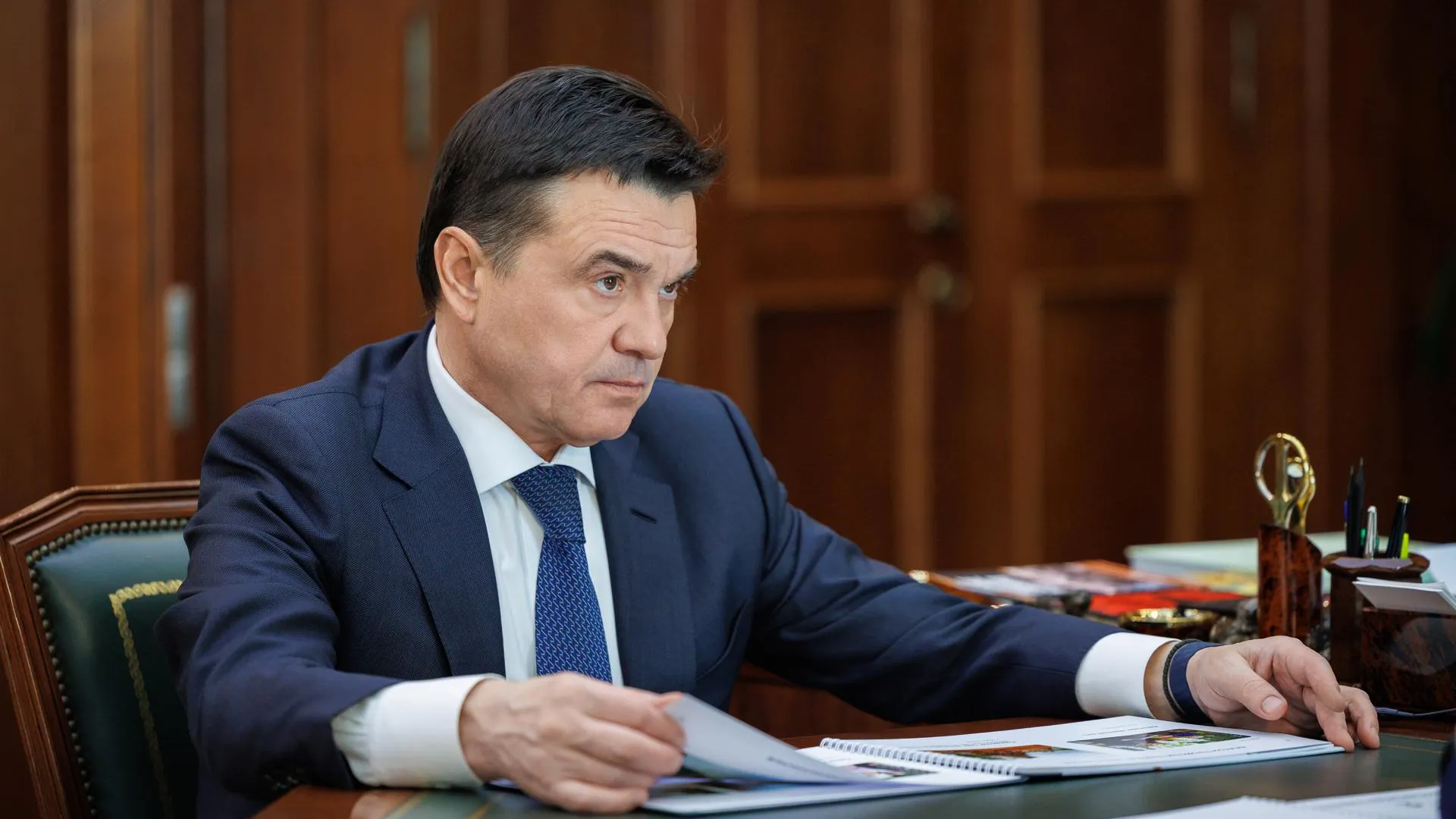 Воробьев поручил Красноцветову обеспечивать поддержку чистоты и порядка в округе