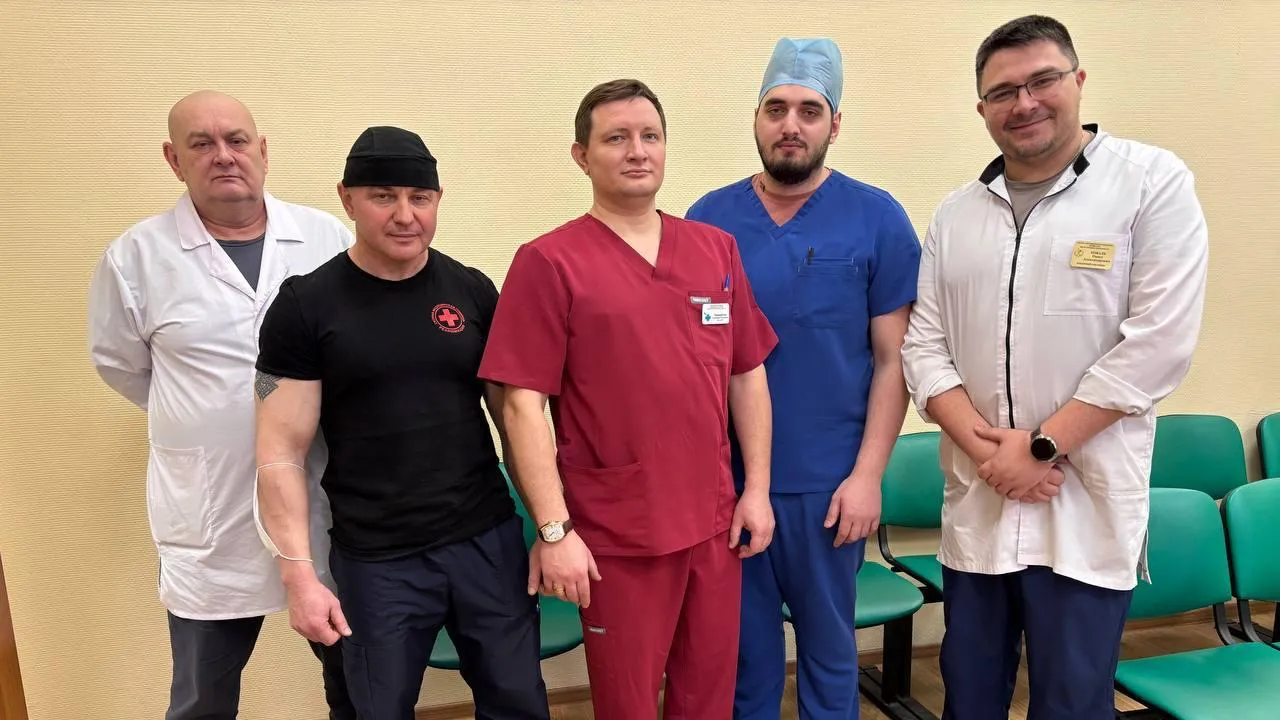 Врачи Балашихинской больницы спасли девушку с тяжелыми травмами на железной дороге