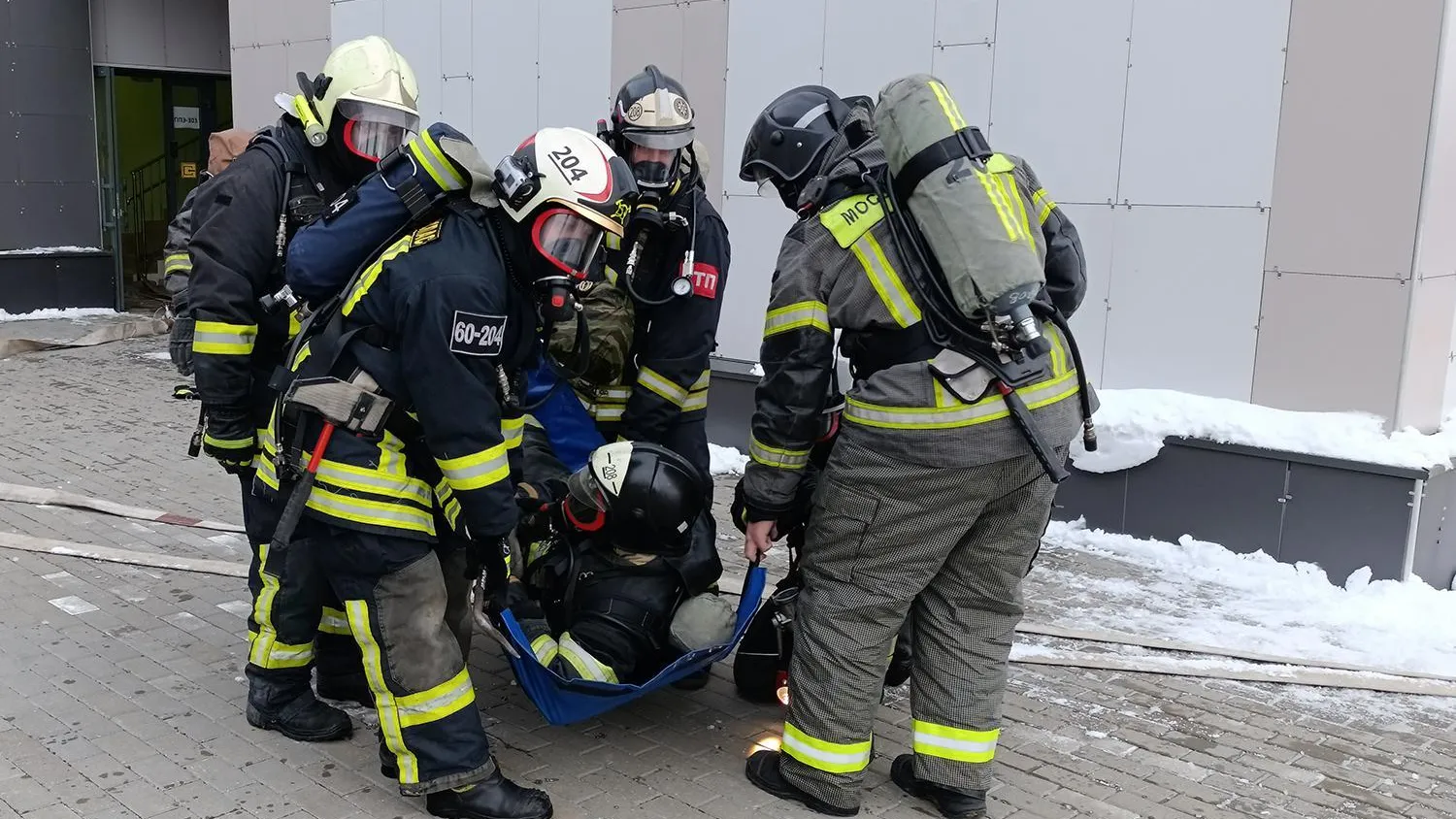 В школе Волоколамска прошли пожарно-тактические учения