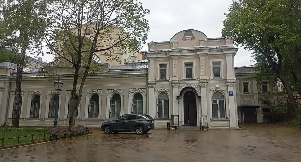 Столица выставила на торги право аренды помещения в усадьбе XIX века