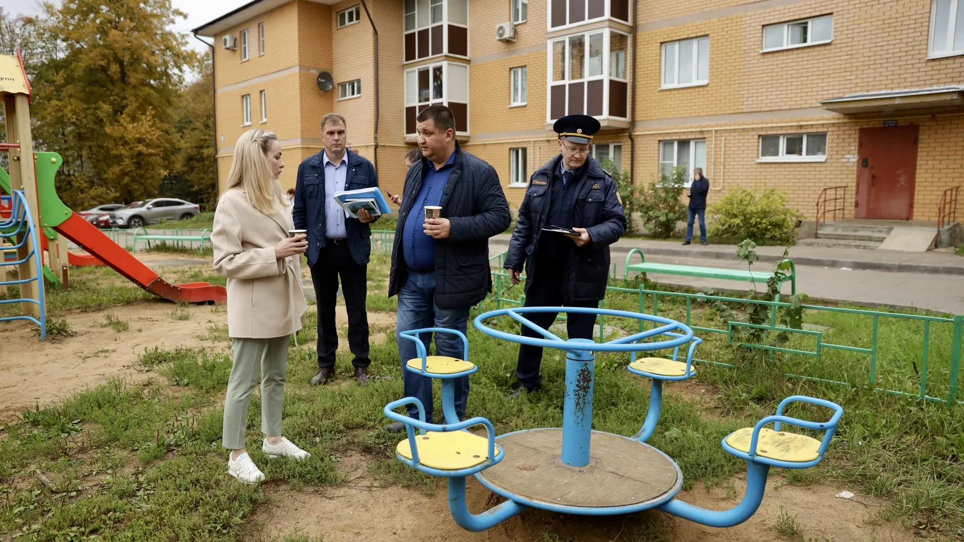 В Волоколамском округе проверили подготовку дворов к зимнему сезону