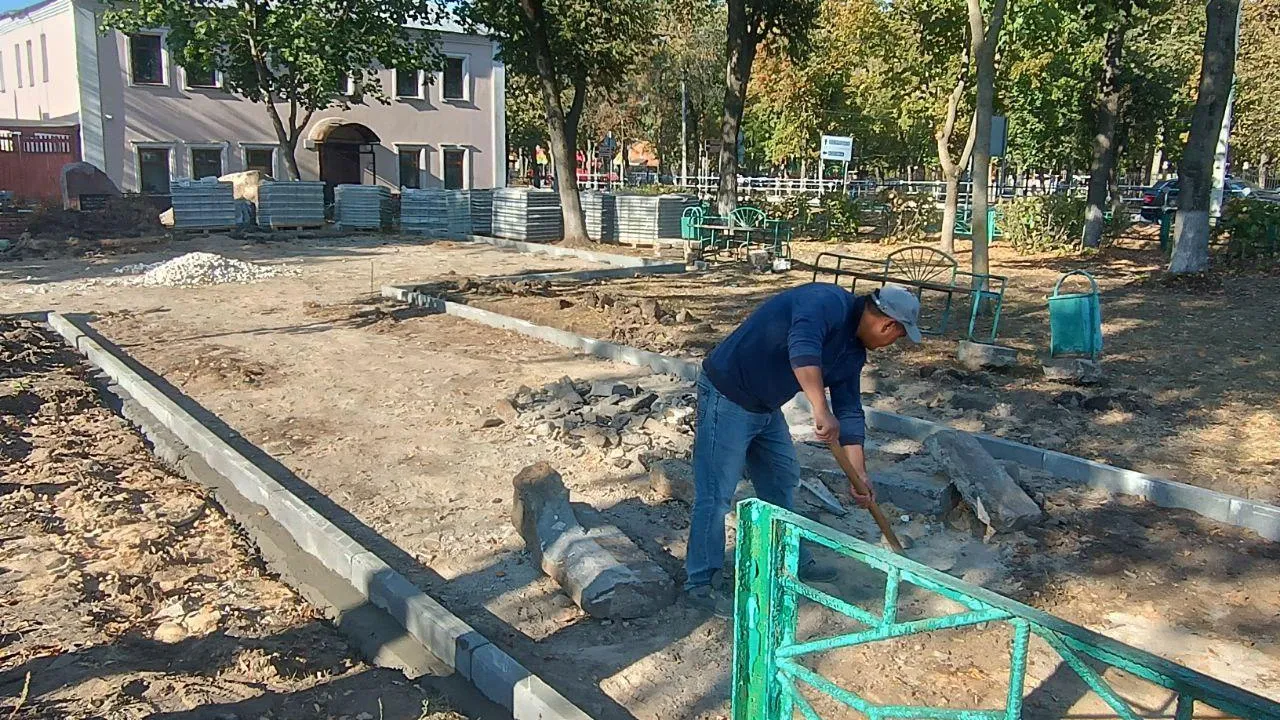В Егорьевске благоустраивают сквер на улице Советской