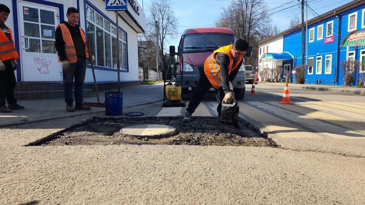 В Зарайске стартовал ямочный ремонт дорог