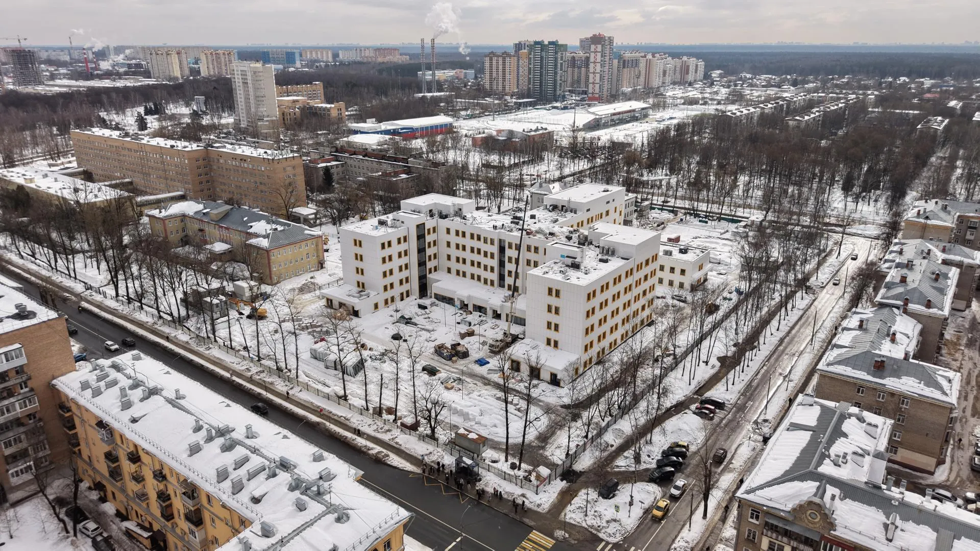 В Королеве завершают строительство поликлиники на 1 тыс посещений в смену