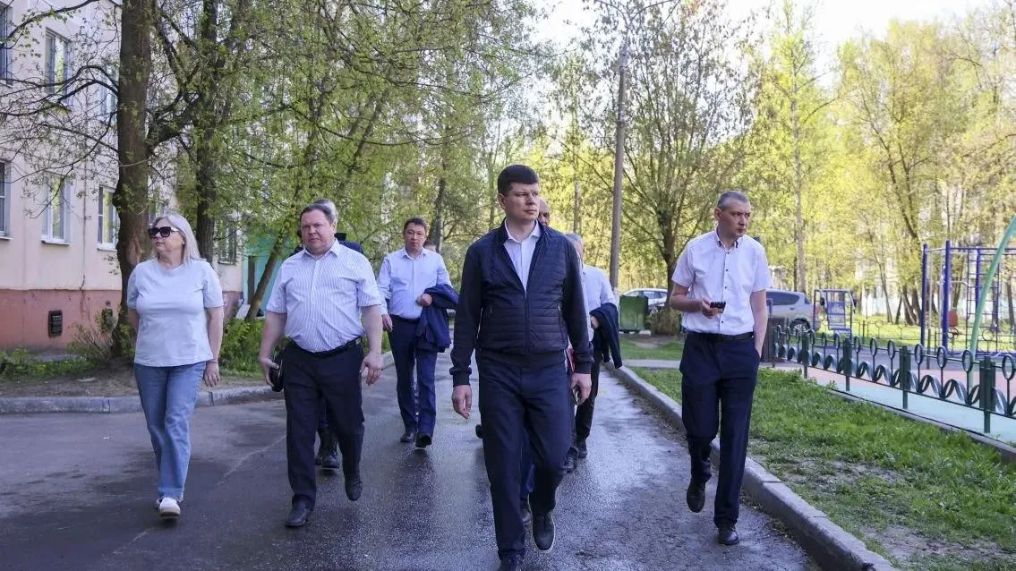 Глава Электростали проверил дворы и мемориал 5 мая