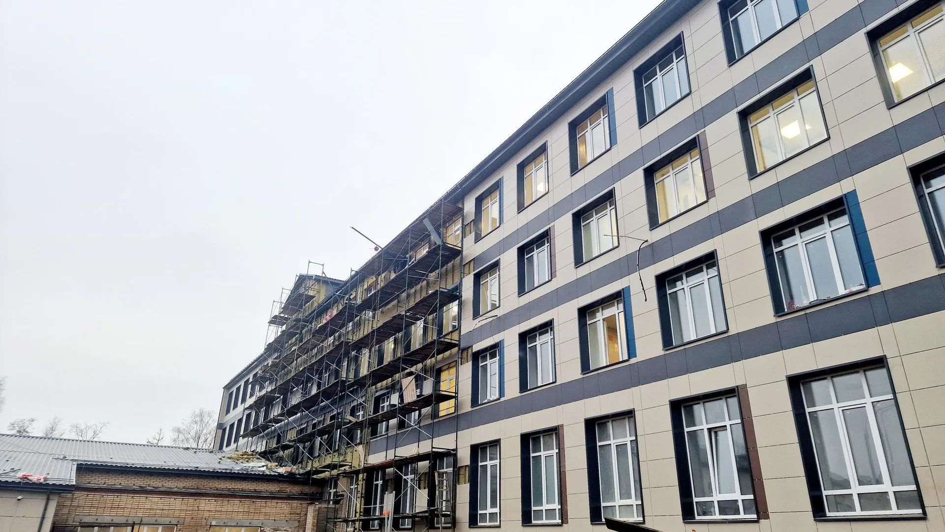 В Воскресенске завершают капремонт главного корпуса колледжа на улице Ленинская