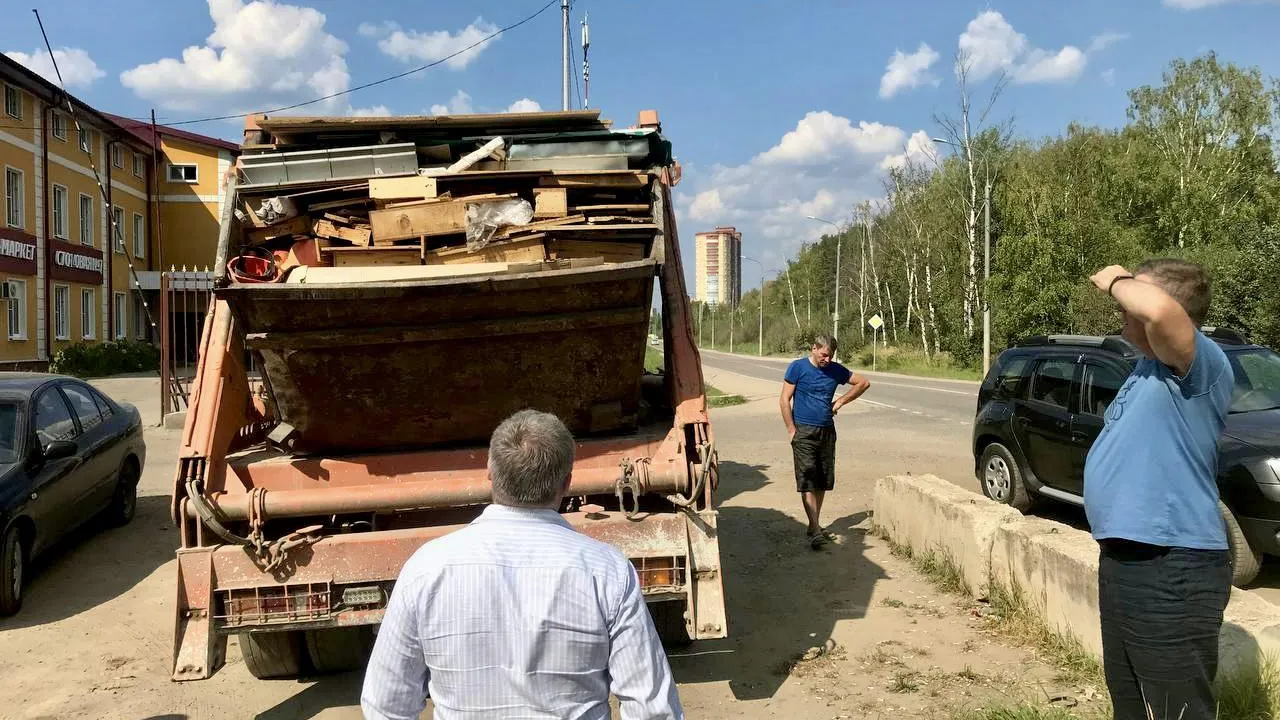 39 большегрузов проверили в Богородском округе на предмет сброса строительных отходов