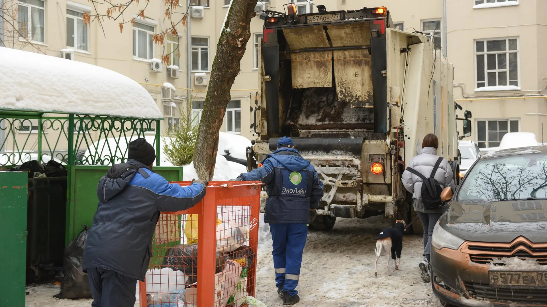 В Подмосковье приняли закон о компенсациях за вывоз мусора для пенсионеров