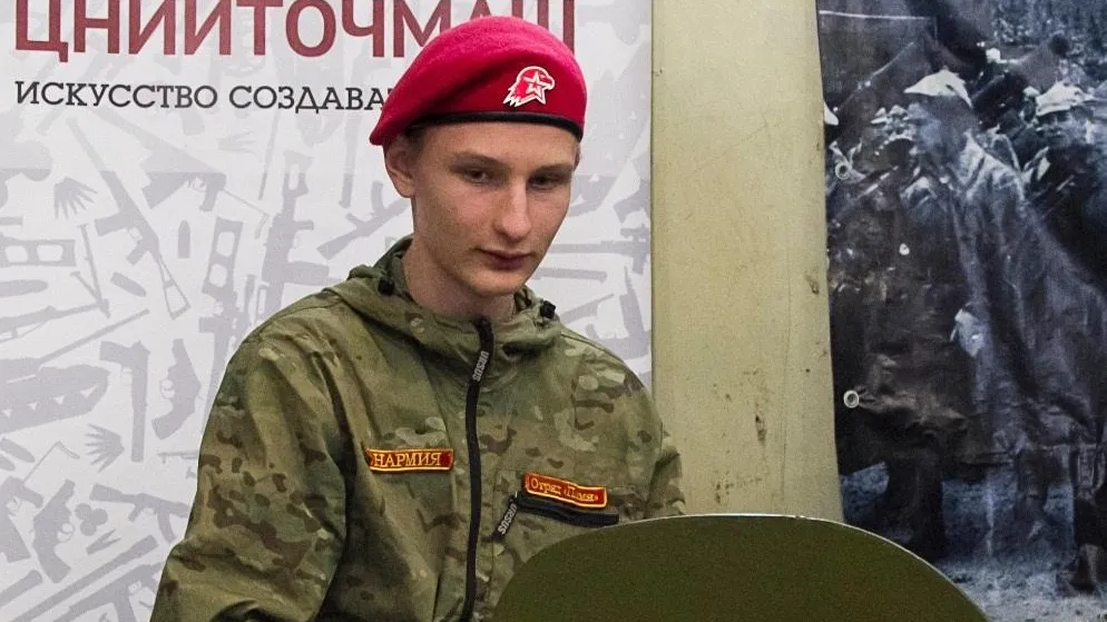 ЦНИИТОЧМАШ показал школьникам Подольска оружие времен ВОВ и современные разработки