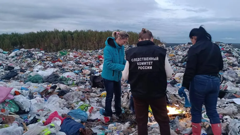Тело младенца с пуповиной нашли на мусорном полигоне в Ленобласти