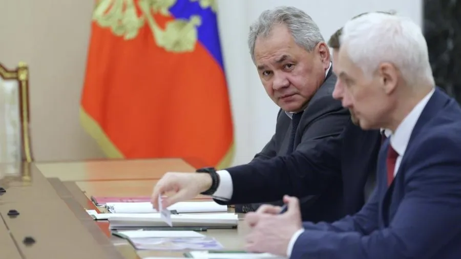 Контракт с секретарем Совбеза Шойгу о воинской службе продлили до 2030 года