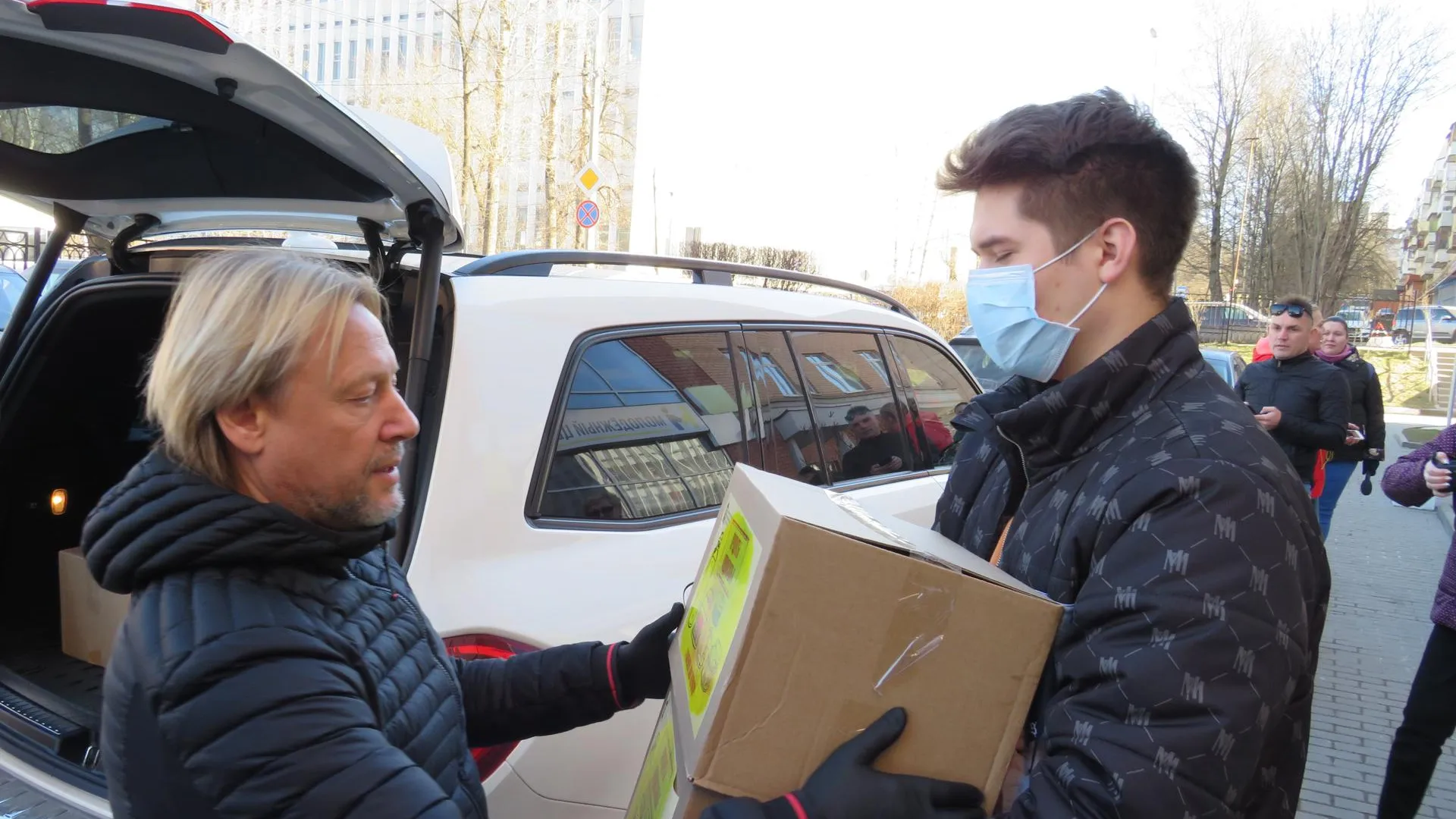 Харатьян принял участие в волонтерской акции в Красногорске