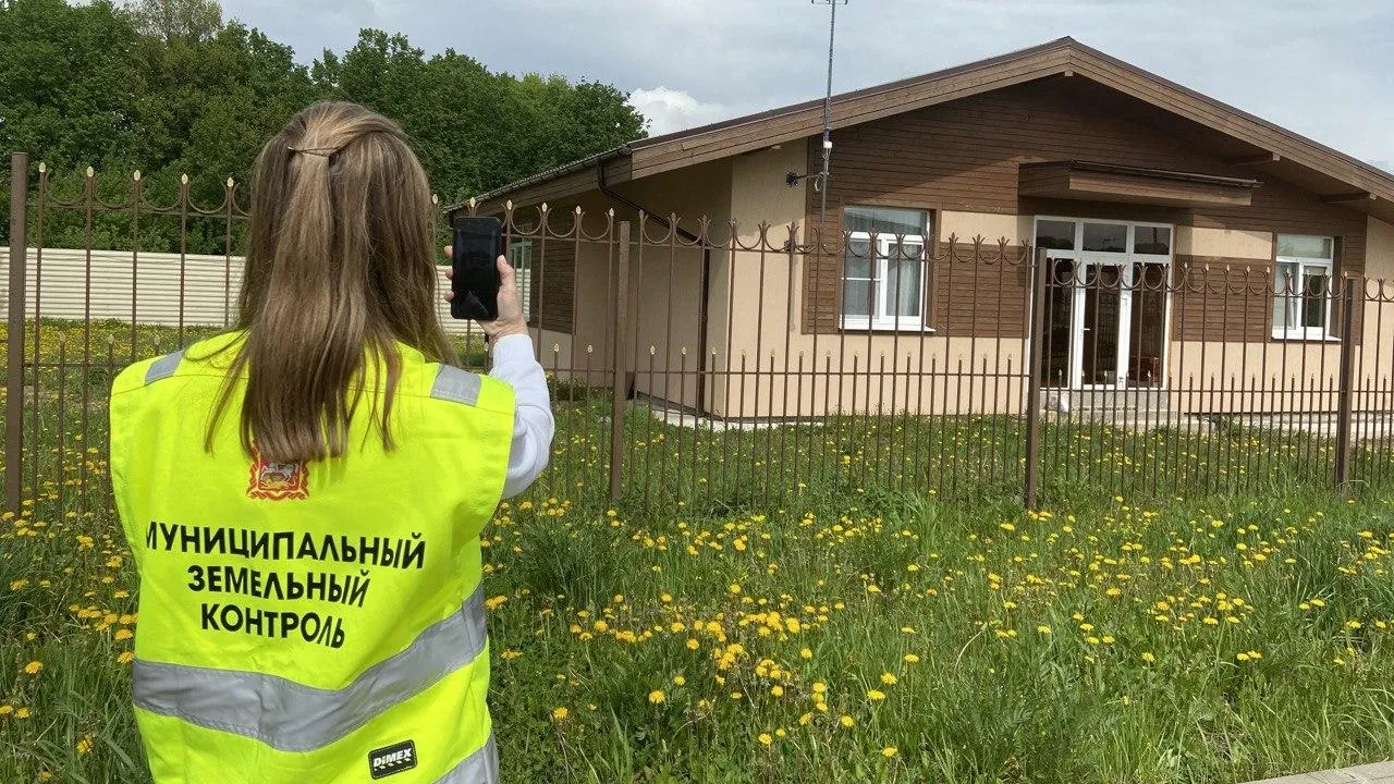 Земельные контролеры в Ступине проверили свыше 2,1 тыс земельных участков на нарушения