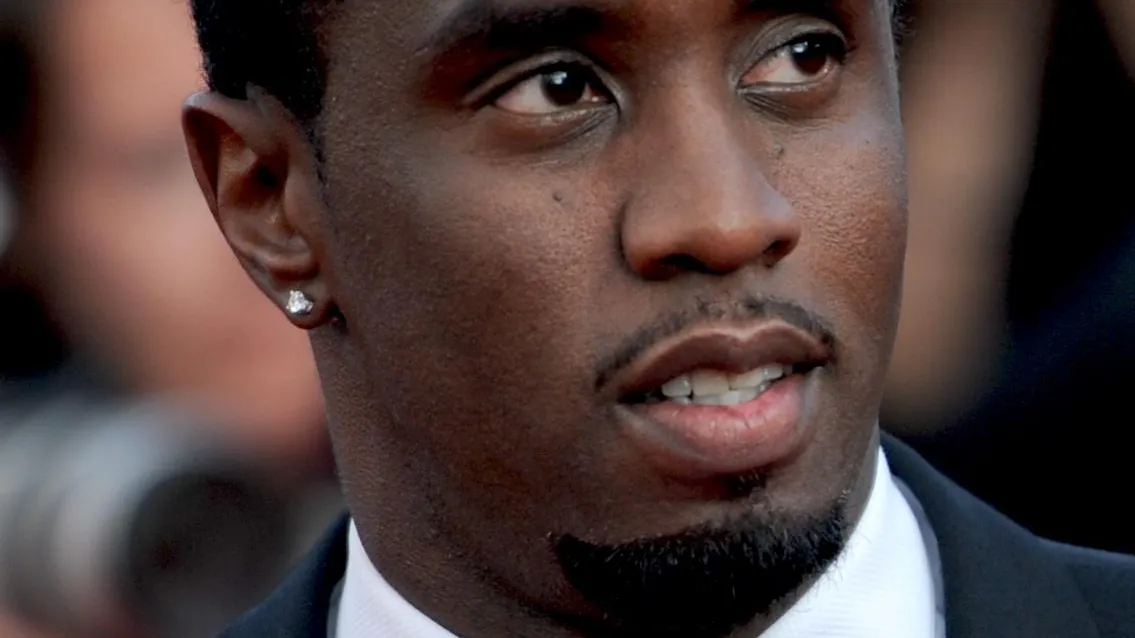 Рэпер P Diddy работает помощником священника в колонии в Нью-Джерси