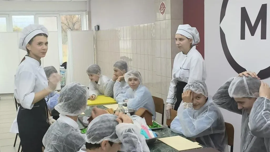 Кулинарный мастер-класс для школьников провели студенты Павловского Посада