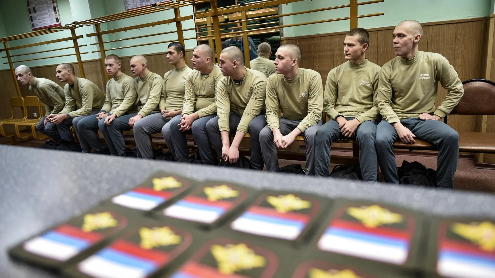 Более 180 новобранцев из Подольска отправились на службу в армию в ходе весеннего призыва