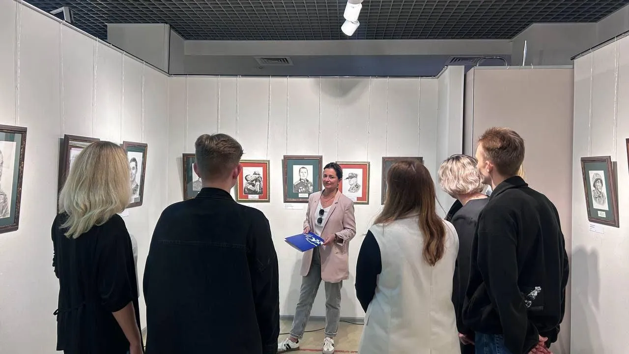 В Мытищах открылась выставка работ патриотического проекта «Герои Z.O.V.»