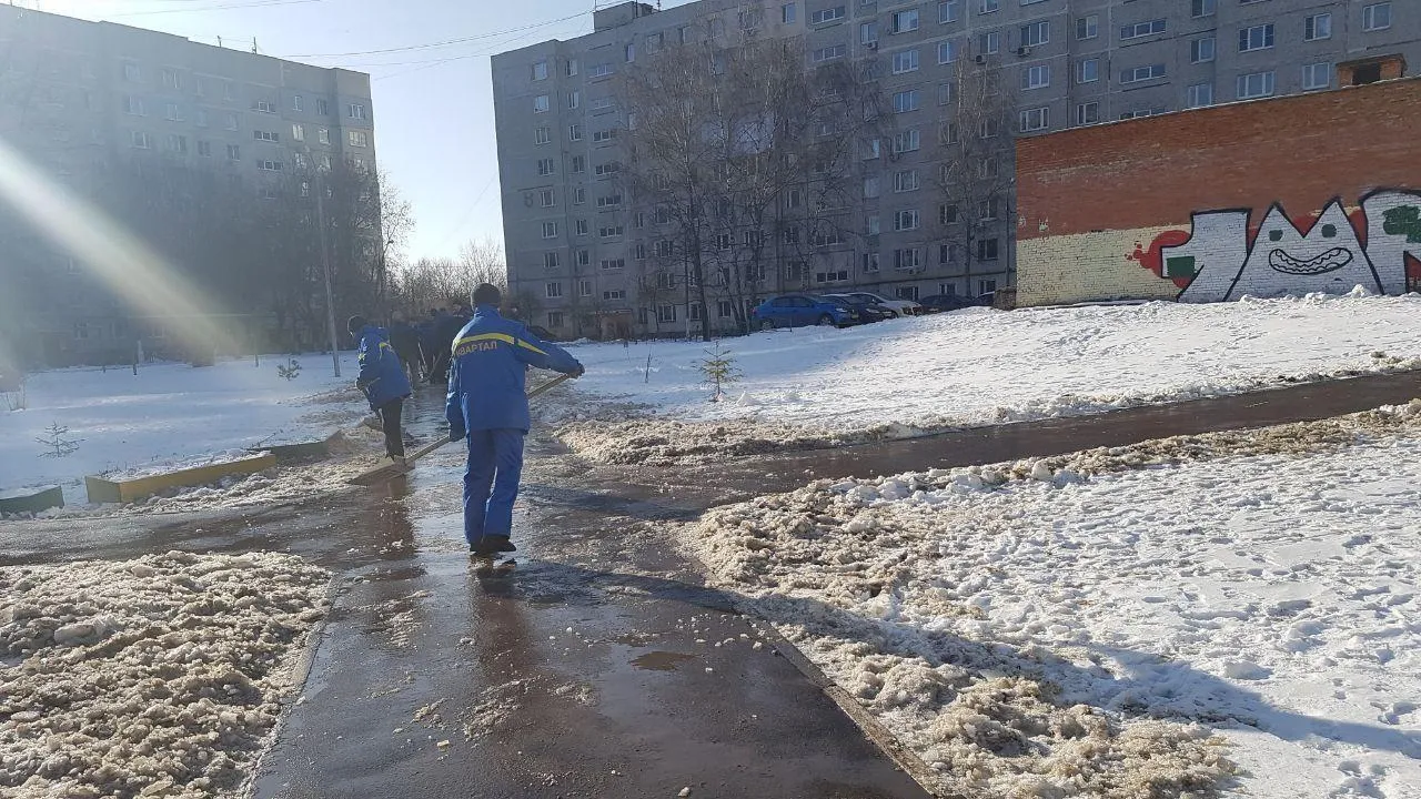 Снег убрали с пешеходных дорожек в микрорайоне Балашихи по просьбе жительницы