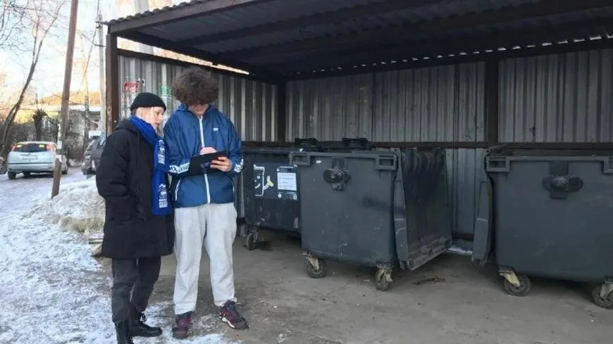 Активисты проверили состояние контейнерных площадок на улице Пушкина в Щелкове