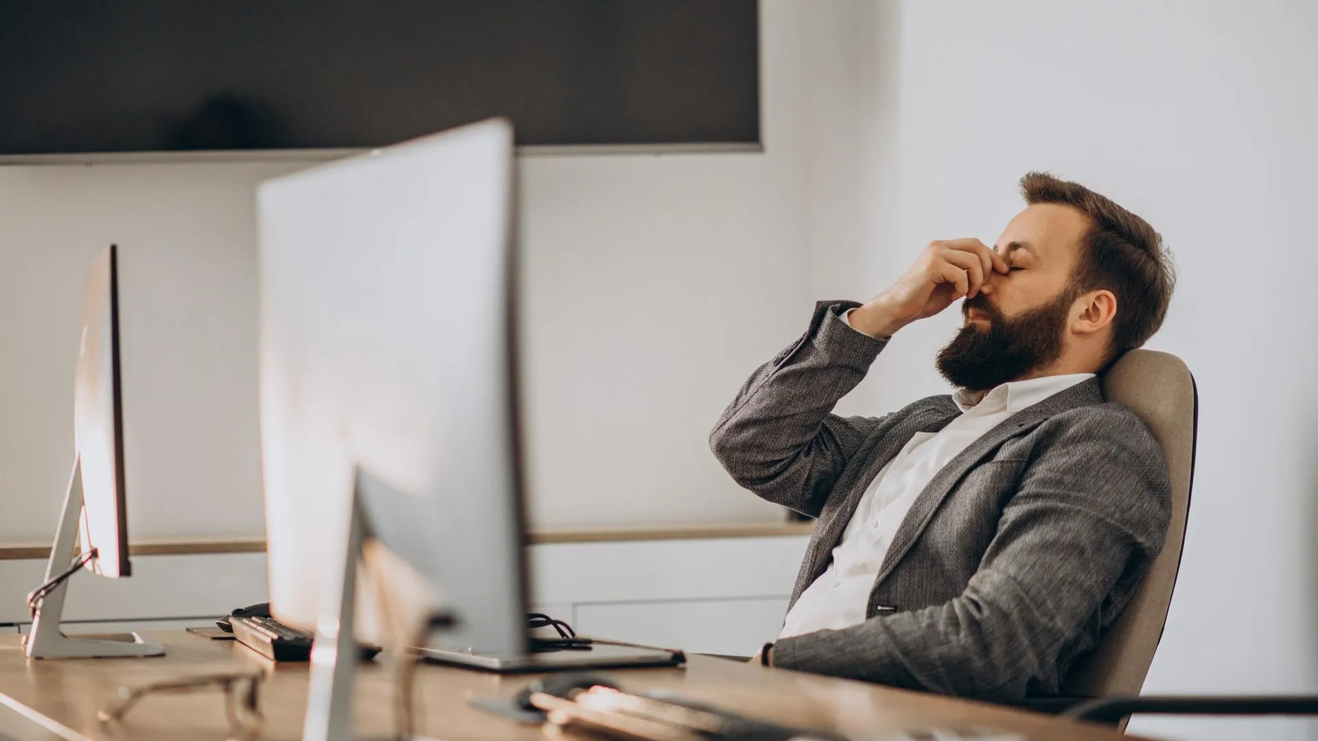 Почти половина работающих россиян столкнулась с симптомами выгорания в 2025 году