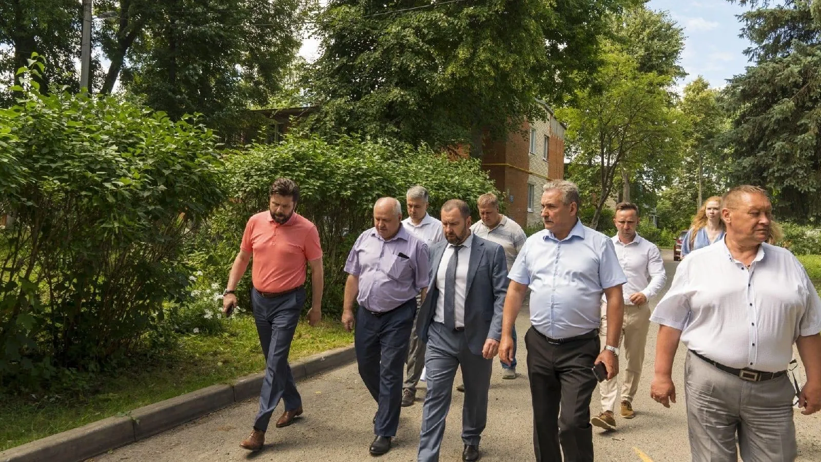 Глава Домодедова проверил содержание территорий в селе Вельяминово