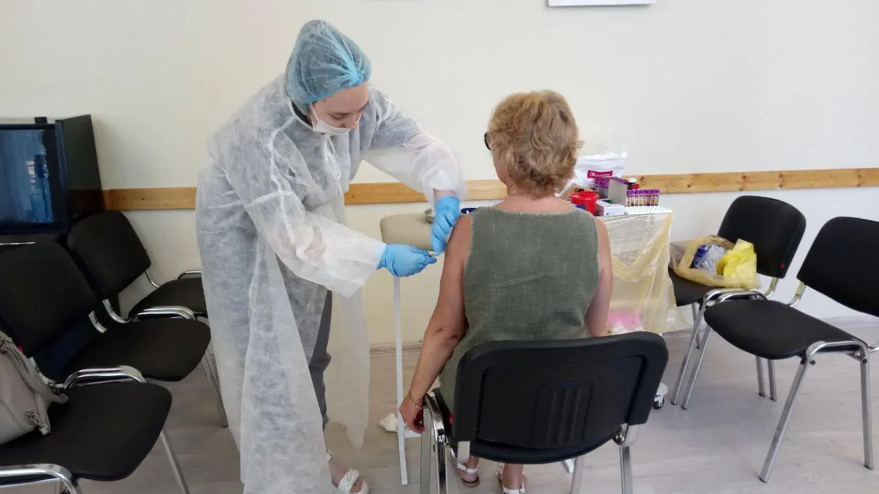Около 70 жителей округа вакцинировались от Covid‑19 и гриппа в День Домодедова