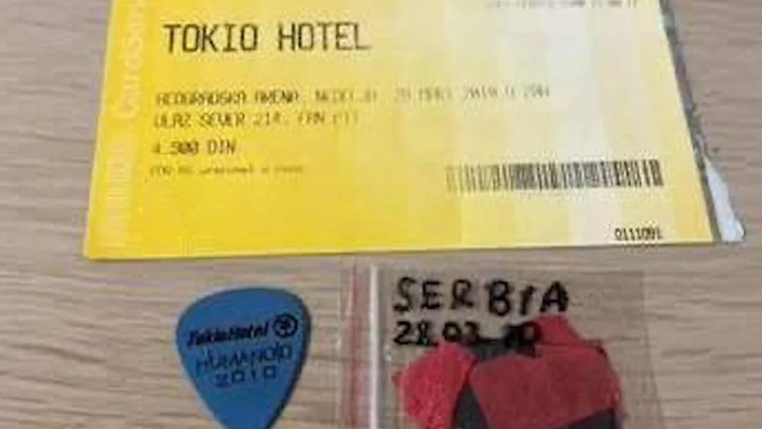 Самый дорогой медиатор в мире гитариста Tokio Hotel продают в Москве за 500 тыс
