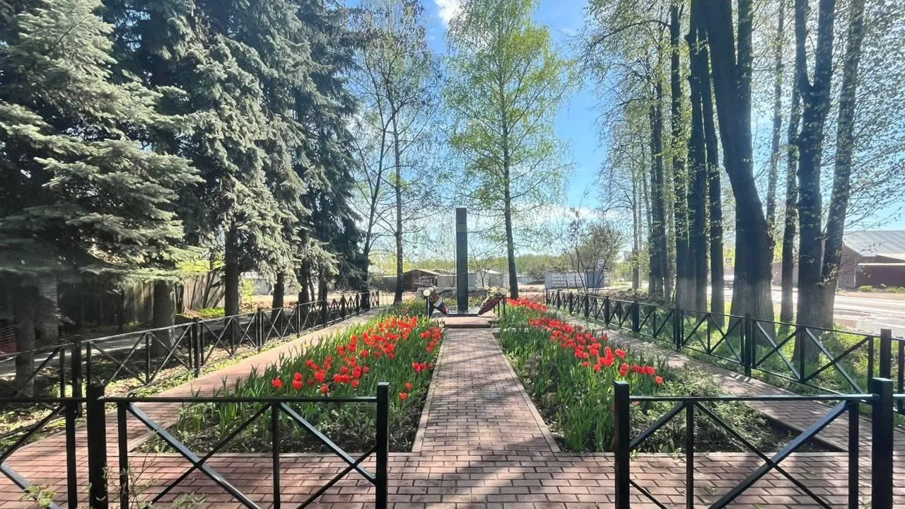 Памятники и мемориальные комплексы привели в порядок в Ленинском округе