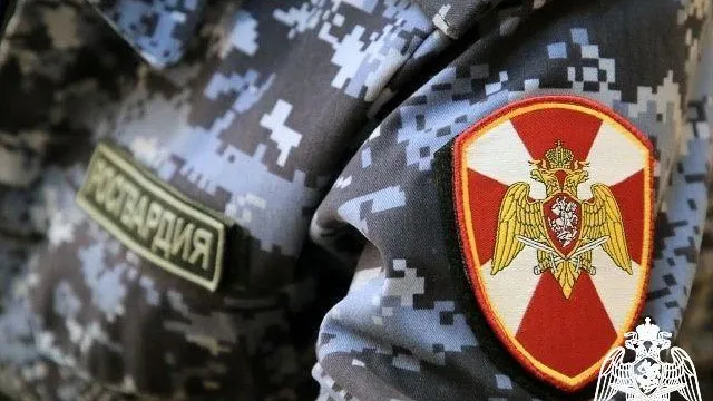 Сотрудники Росгвардии Подмосковья спасли магазин от крупного пожара