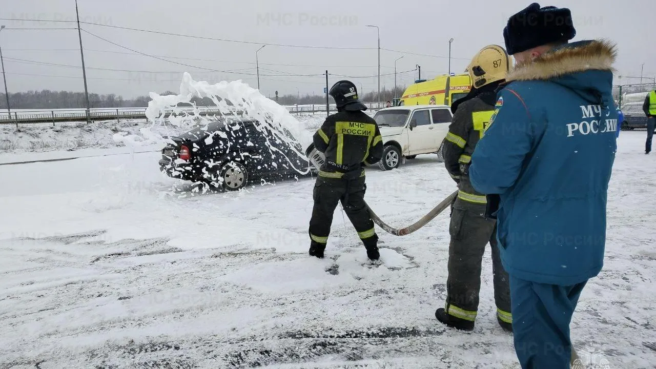 Четырех человек спасли после ДТП в Подмосковье за сутки