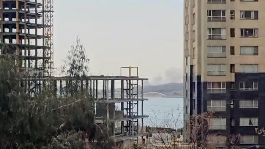 Два человека получили ранения после падения обломков беспилотников в Дубае