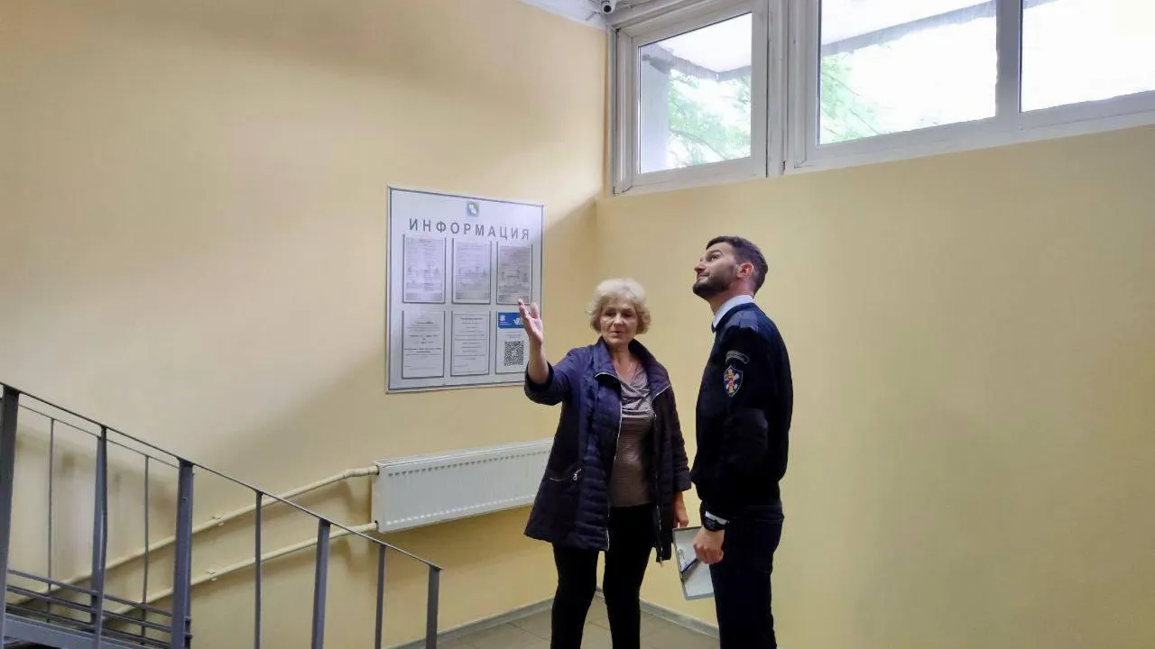 Два подъезда в Красногорске привели в порядок по требованию Госжилинспекции