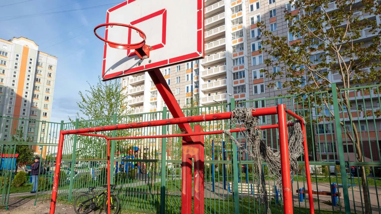 Спортплощадку в микрорайоне Кузнечики Подольска приведут в порядок по просьбе жителей