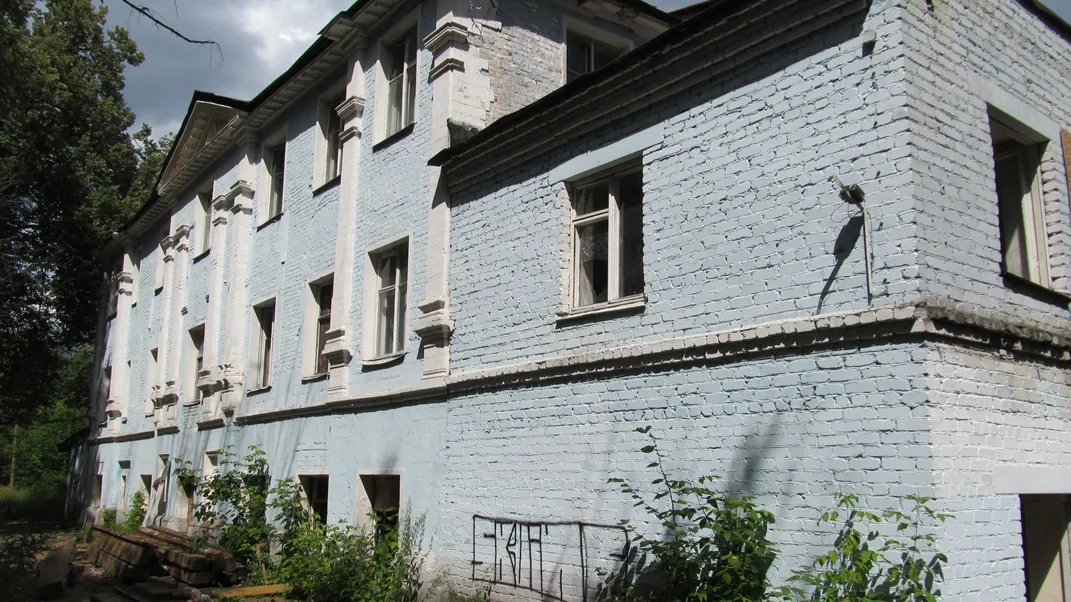 Волонтеры уберут территорию усадьбы Лапино‑Спасское в Королеве 29 мая