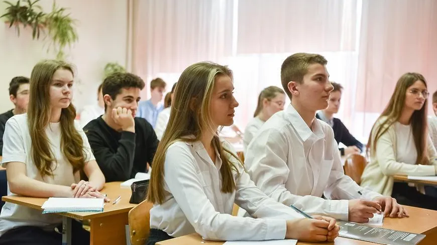 Свыше 33 тыс выпускников Подмосковья напишут итоговое сочинение