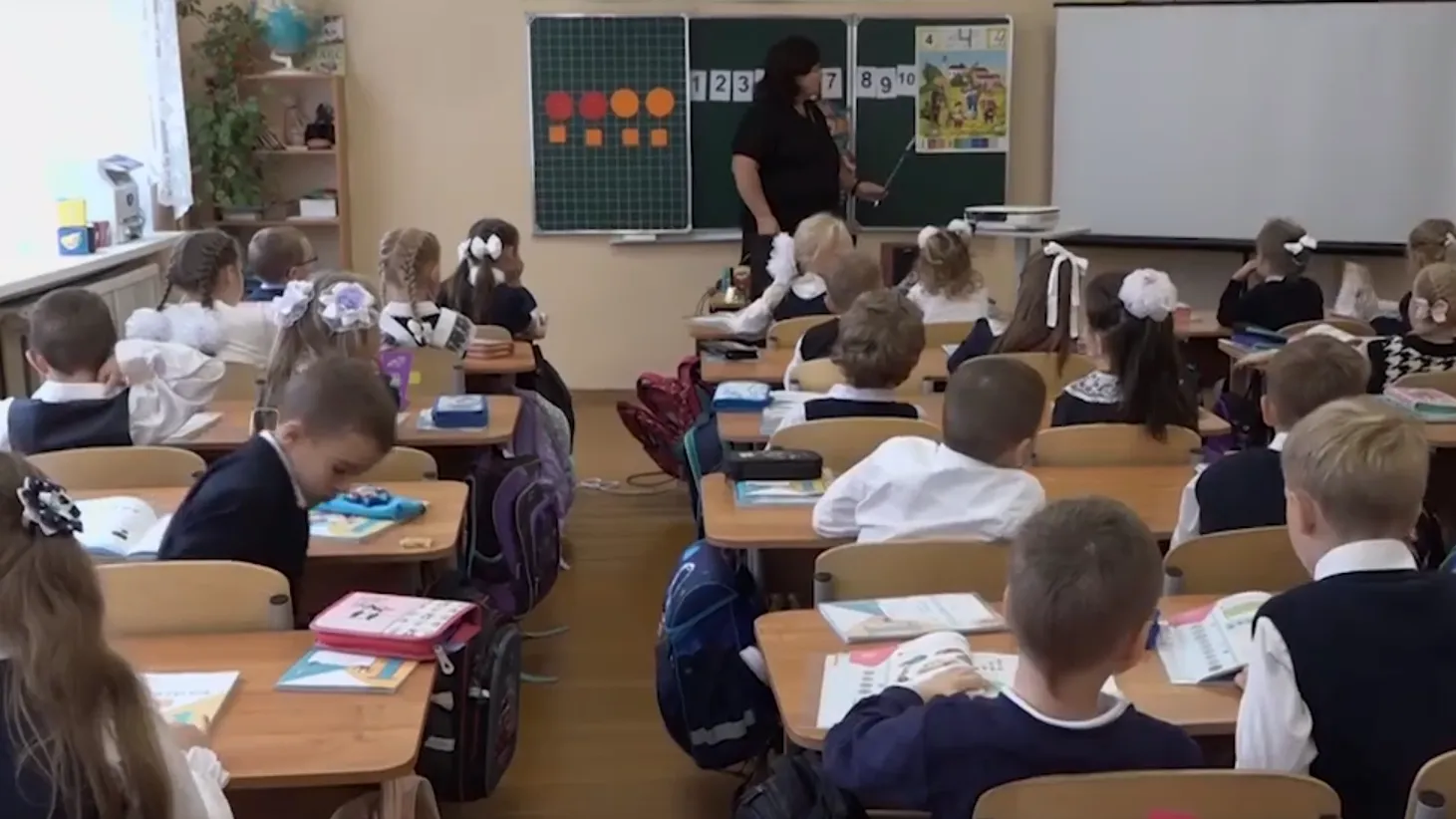 Первоклассники Дубны обучаются на базе бывших детских садов