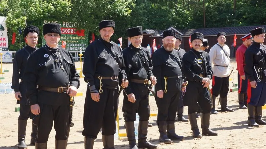 Казаки помогают обеспечивать порядок на фестивале «Славянское подворье» в Подольске