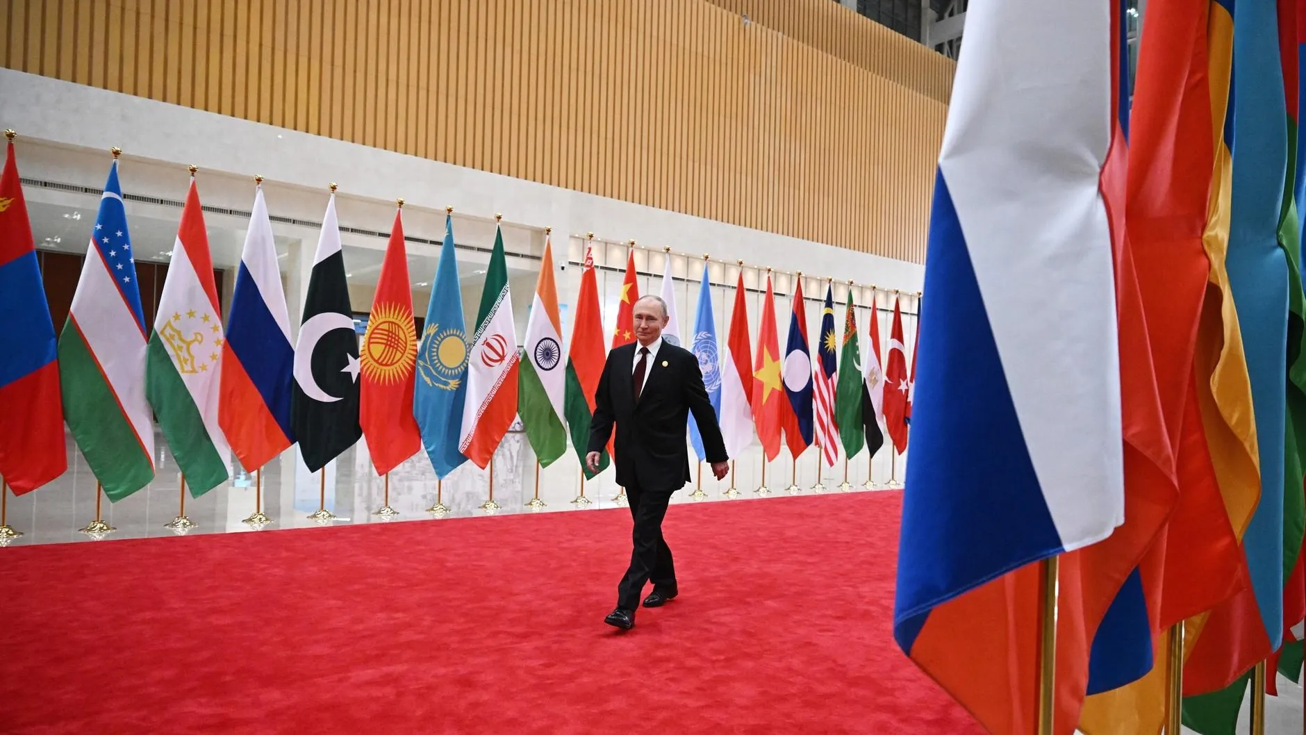 Ritz-Carlton в Тяньцзине превратился в резиденцию Путина на период саммита в КНР
