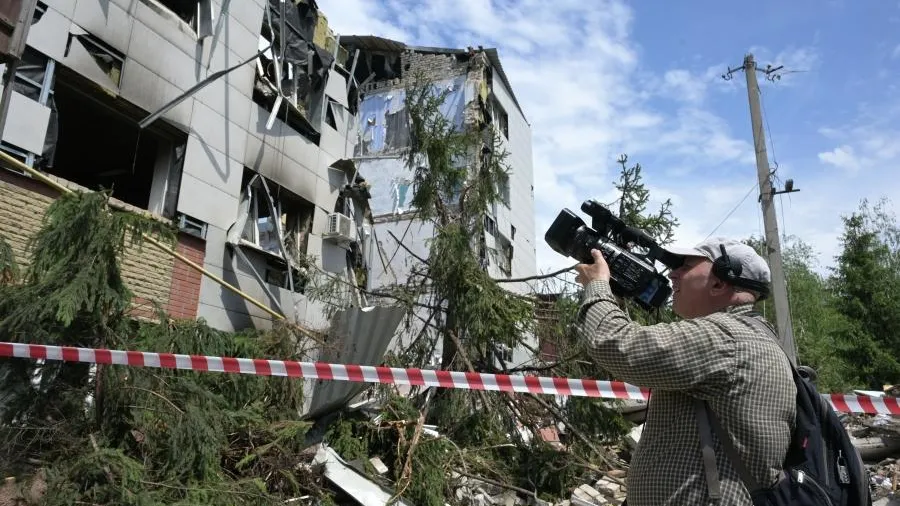 Иностранные журналисты побывали на месте трагедии в Старобельске