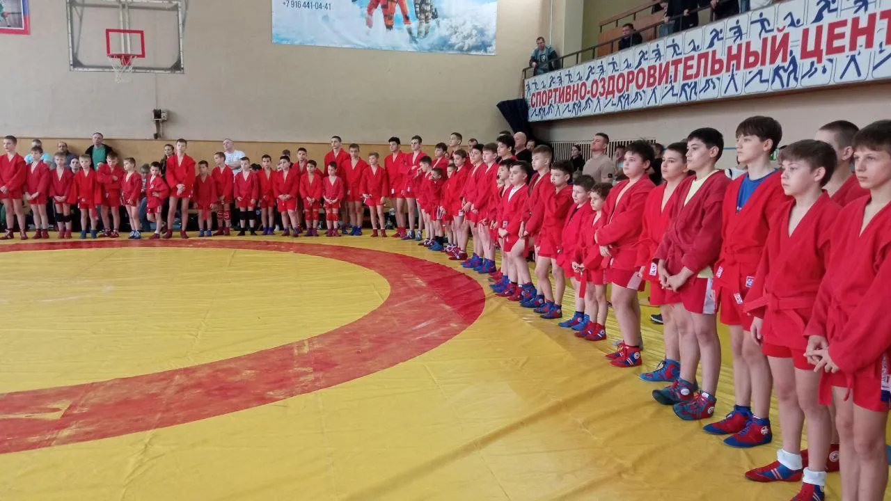 150 спортсменов участвуют в турнире по самбо «Золотой круг» в Сергиевом Посаде