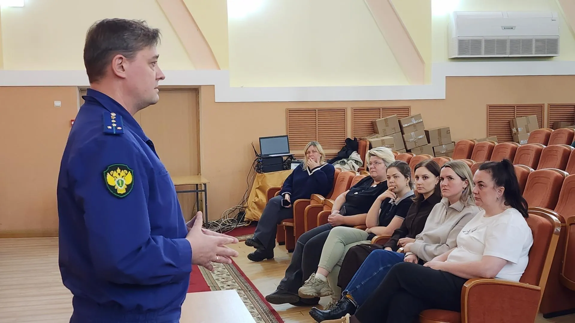 Помощник волоколамского городского прокурора дал советы по противодействию мошенникам