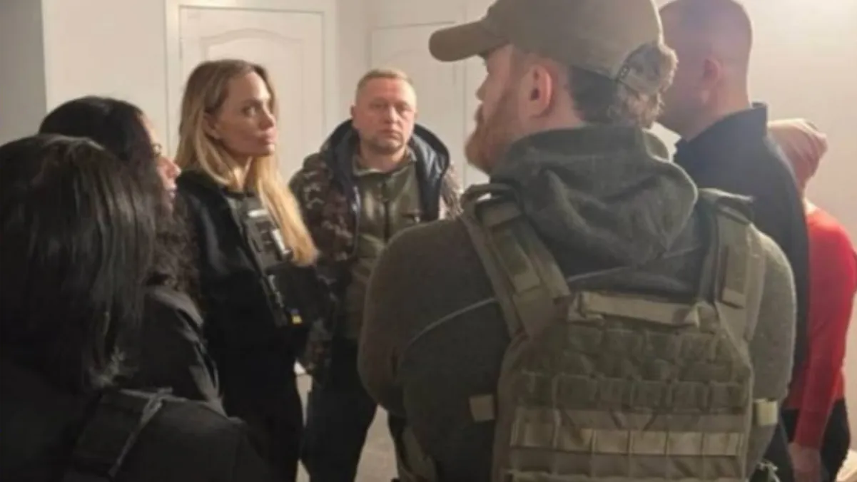 Депутат Попов назвал визит Анджелины Джоли в Херсон неэффективным для ВСУ