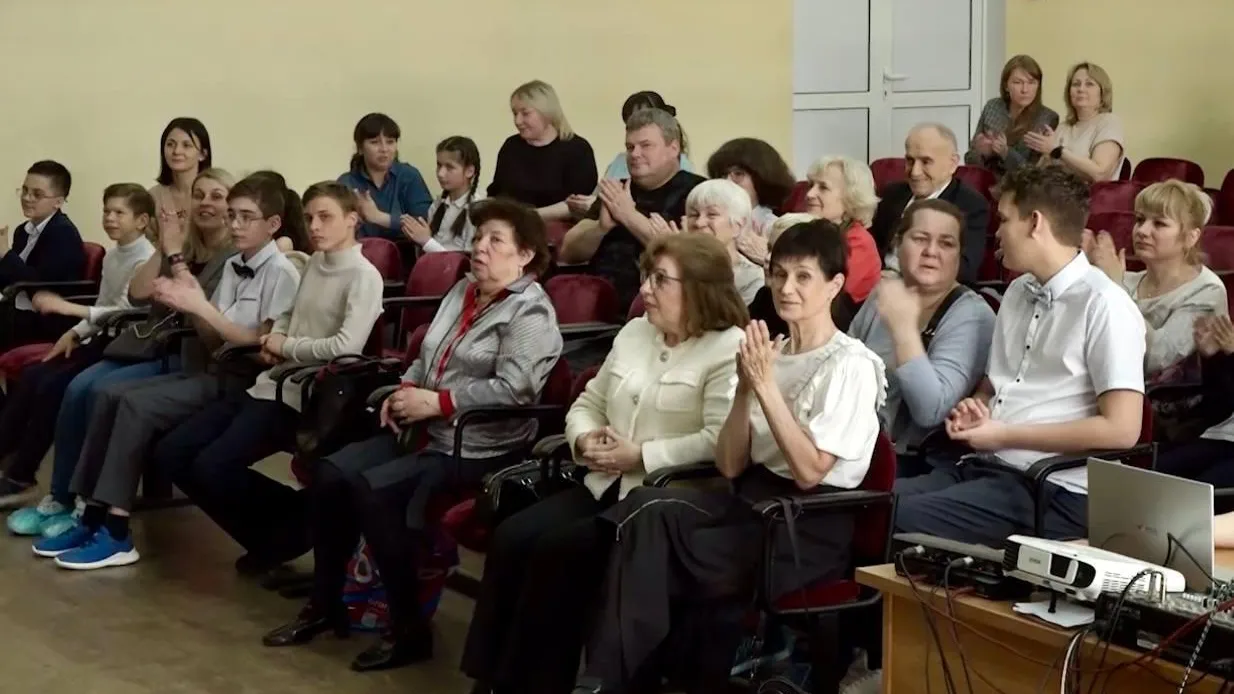 В Домодедовской школе № 1 провели фестиваль особенных детей «Солнечный лучик»