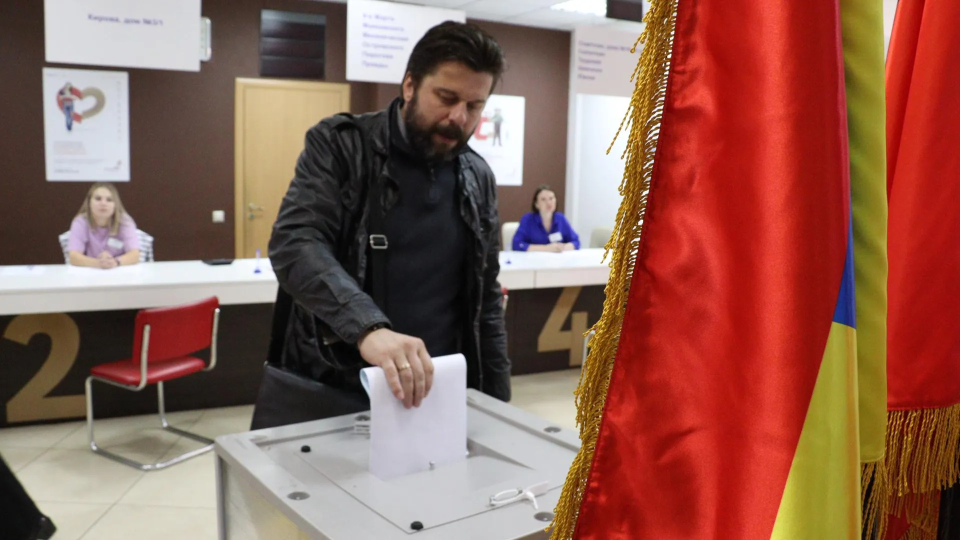 Глава Домодедова проголосовал на выборах муниципальных депутатов