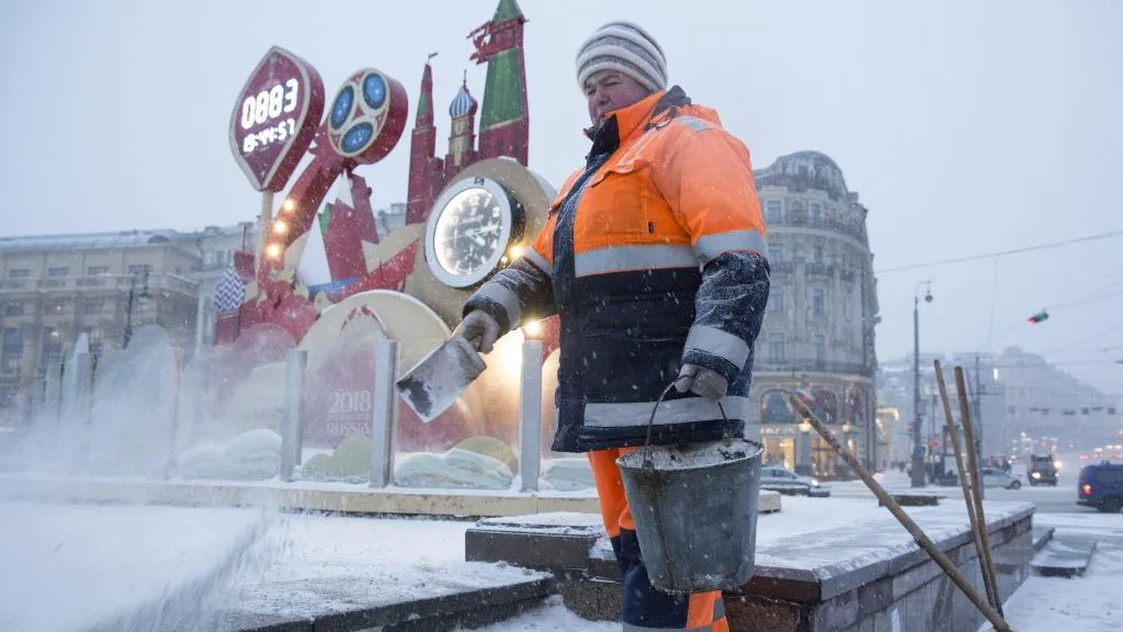 Москвичей заверили в безвредности противогололедных реагентов