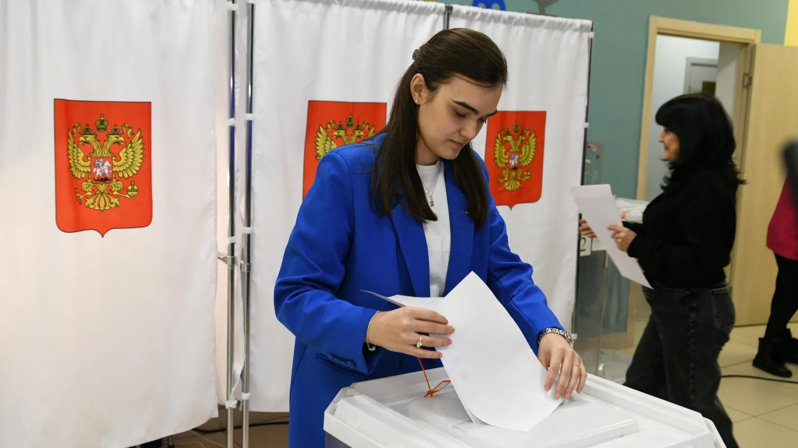 Лидер подмосковного МГЕР Диана Алумянц приняла участие в выборах в Серпухове