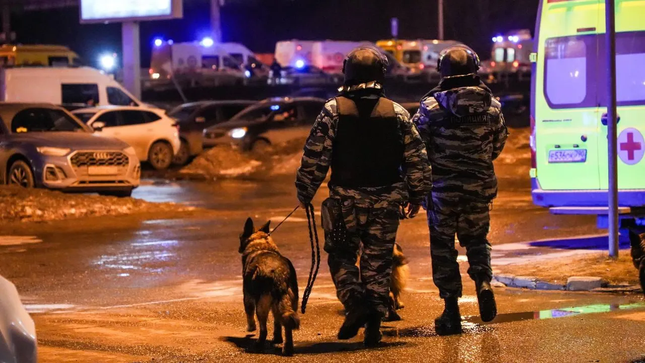 «Ъ»: террористы в Crocus могли использовать накладные бороды
