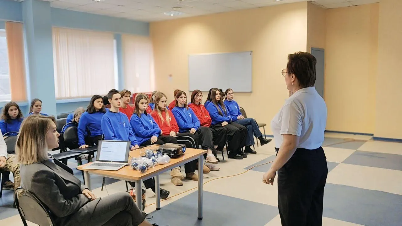 Кадровый центр Подмосковья провел день карьеры для участников Движения Первых